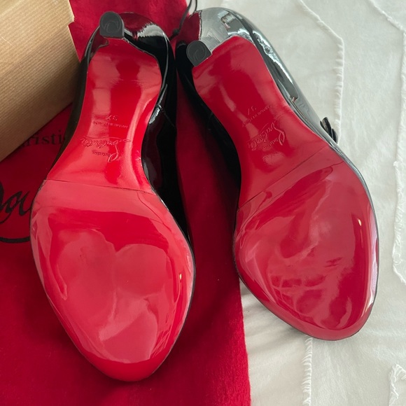 Super classy Red bottoms- size 7. Worn less than 5 times - Picture 3 of 10